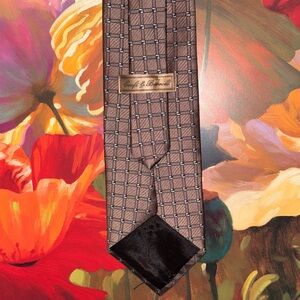 NWOT 100% silk Croft & Barrow Brown Geometric Men's Tie
